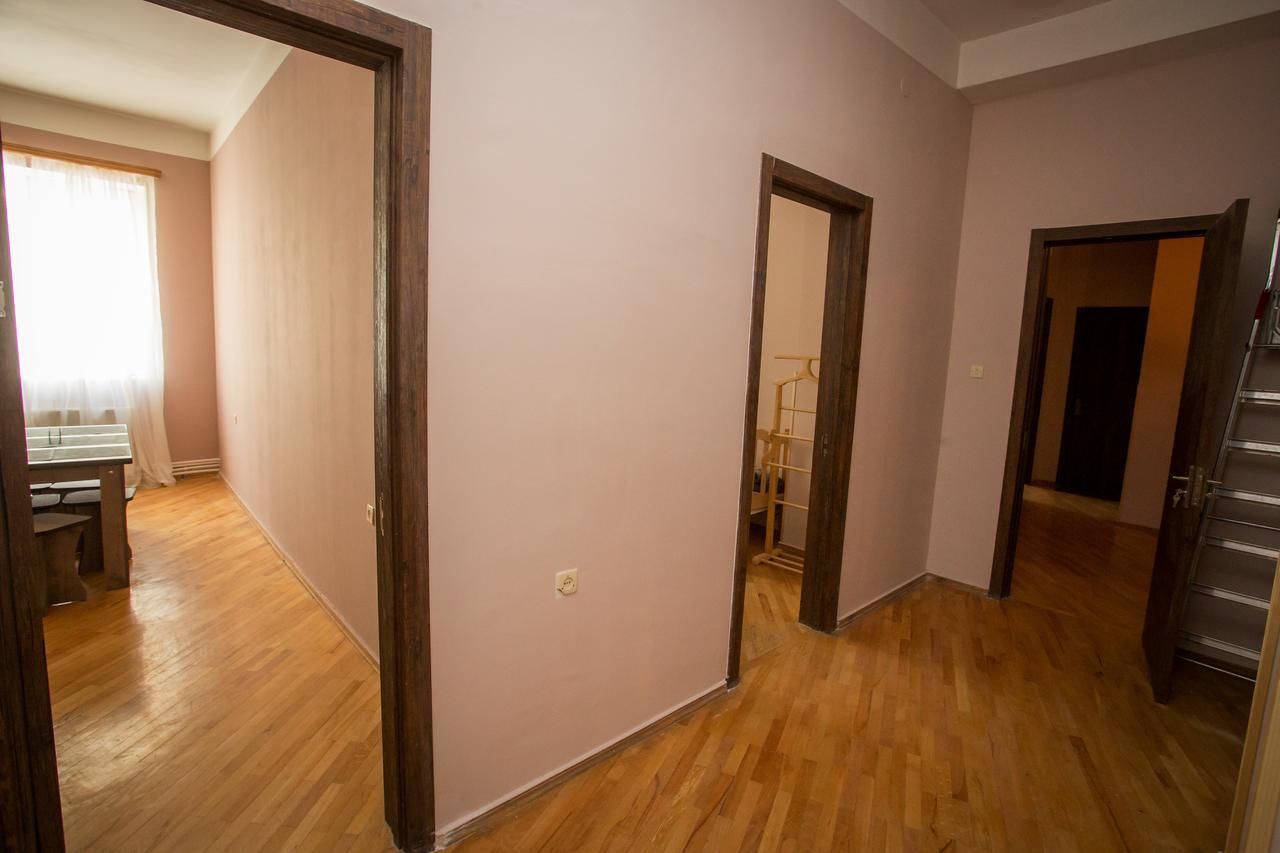 Guesthouse Hillside Тбилиси Экстерьер фото